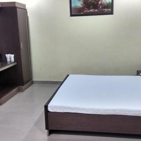 Hotel Varsa Dibrugarh Esterno foto