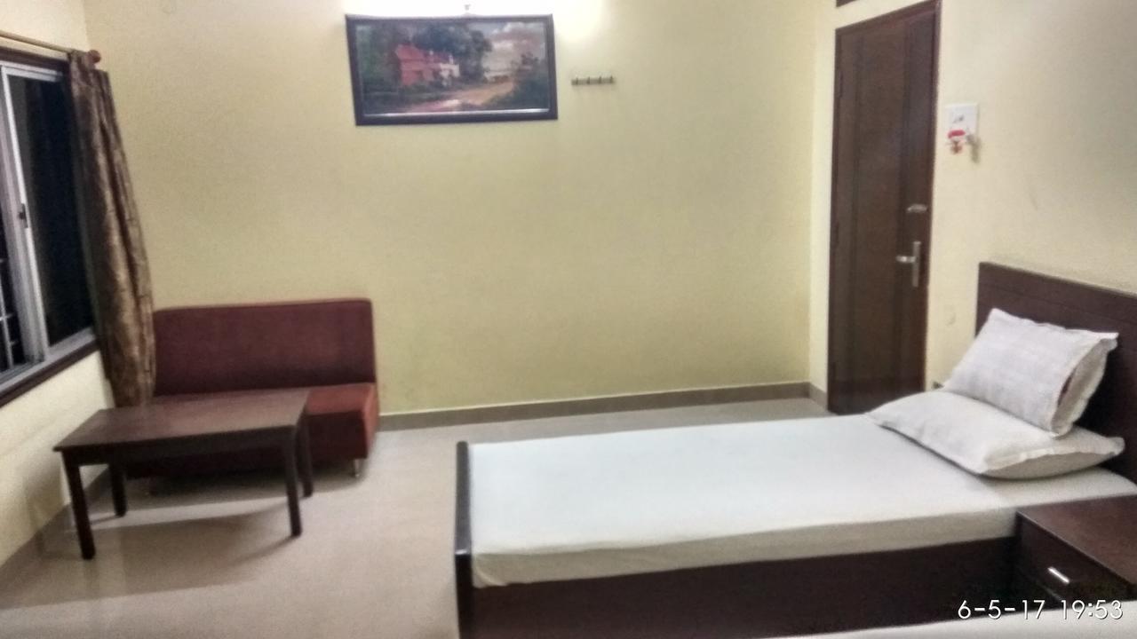 Hotel Varsa Dibrugarh Esterno foto