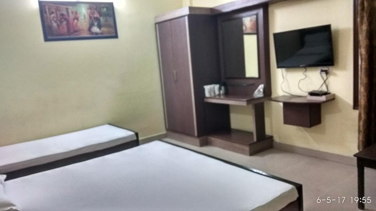 Hotel Varsa Dibrugarh Esterno foto