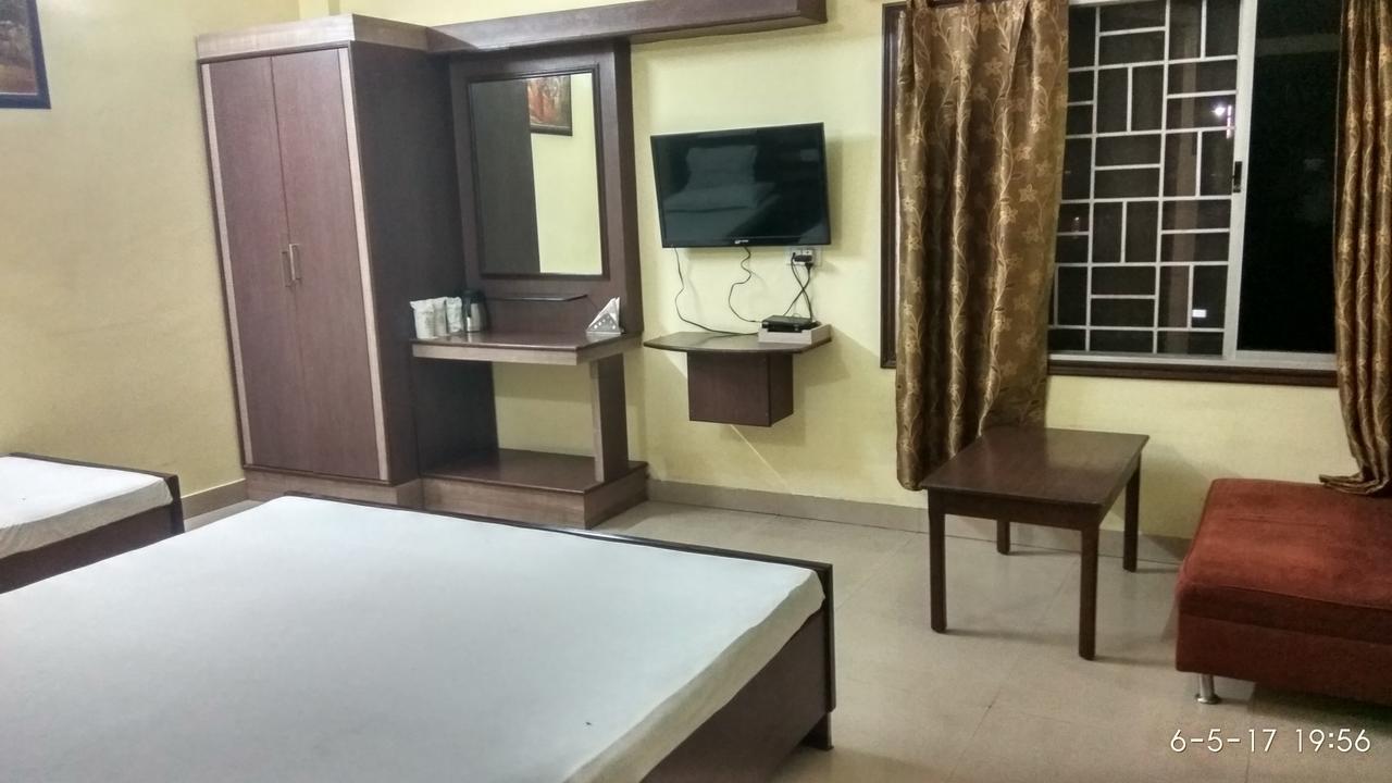 Hotel Varsa Dibrugarh Esterno foto